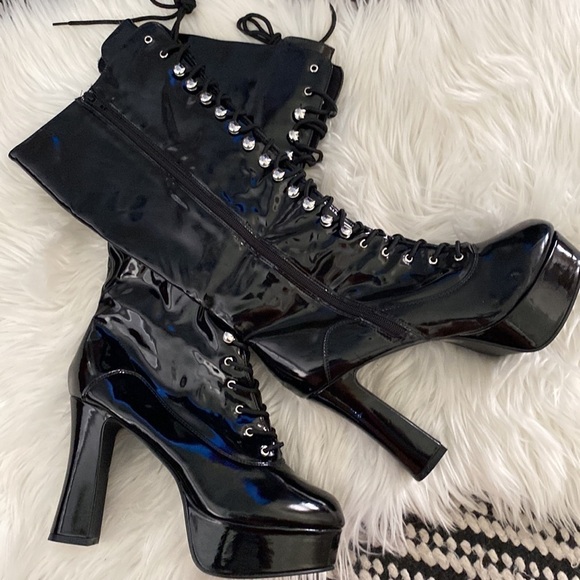 Black patent leather platform lace up boots - Picture 8 of 8